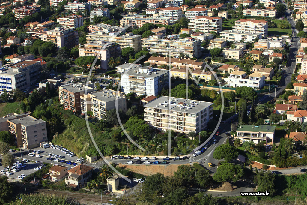 Photo arienne de Saint-Laurent-du-Var (Avenue des Magnolias)