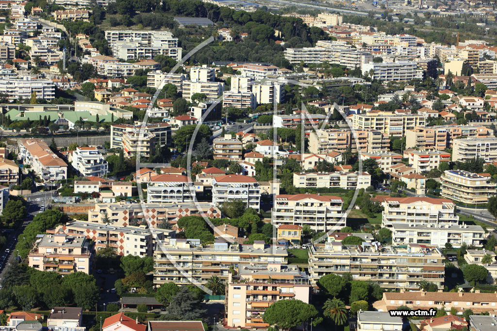 Photo arienne de Saint-Laurent-du-Var (Avenue du Docteur Maurice Donat)