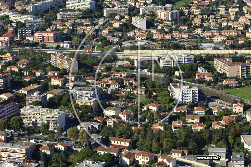 Photo arienne de Saint-Laurent-du-Var (Route des Vespins)