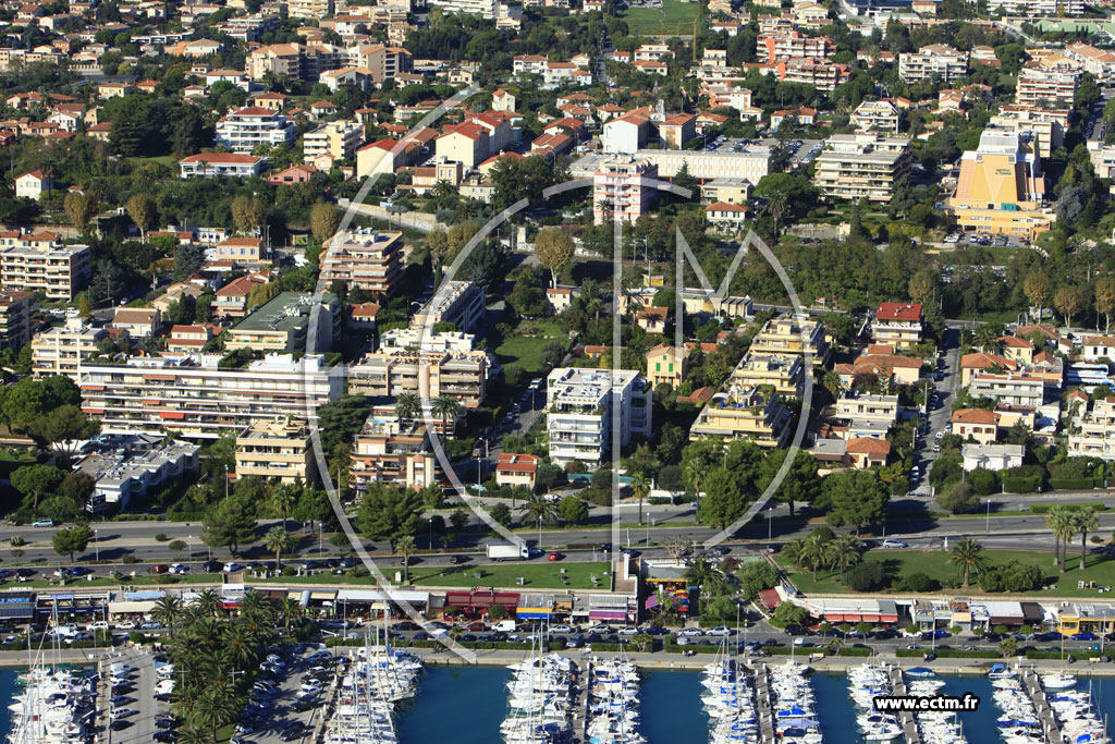 Photo arienne de Saint-Laurent-du-Var (Route du Bord de Mer)