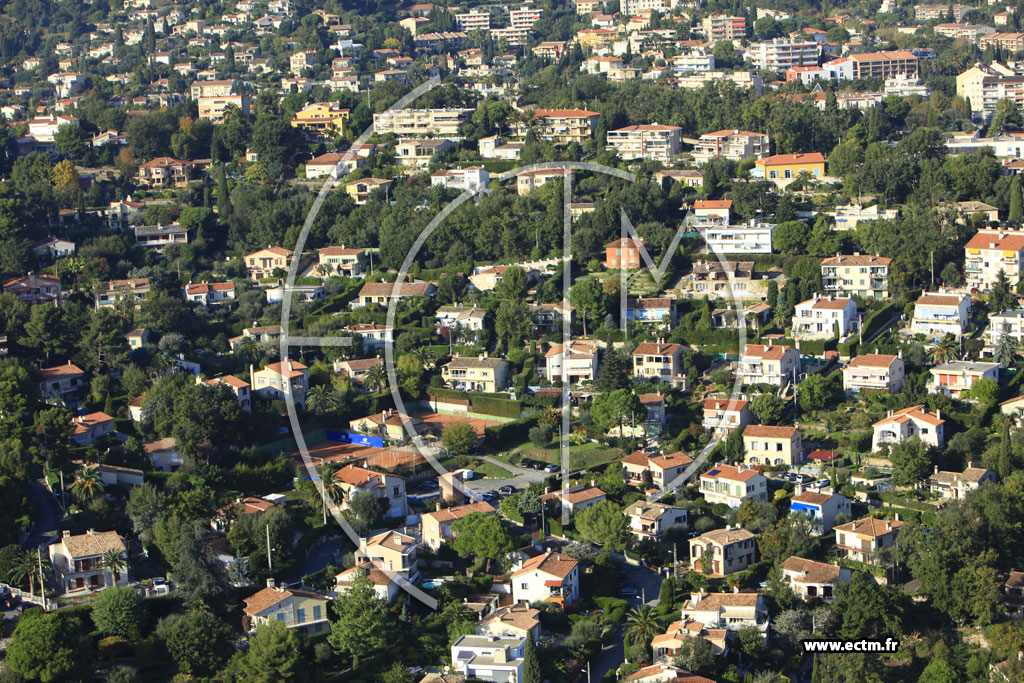 Photo arienne de Vence (Avenue des Pins)