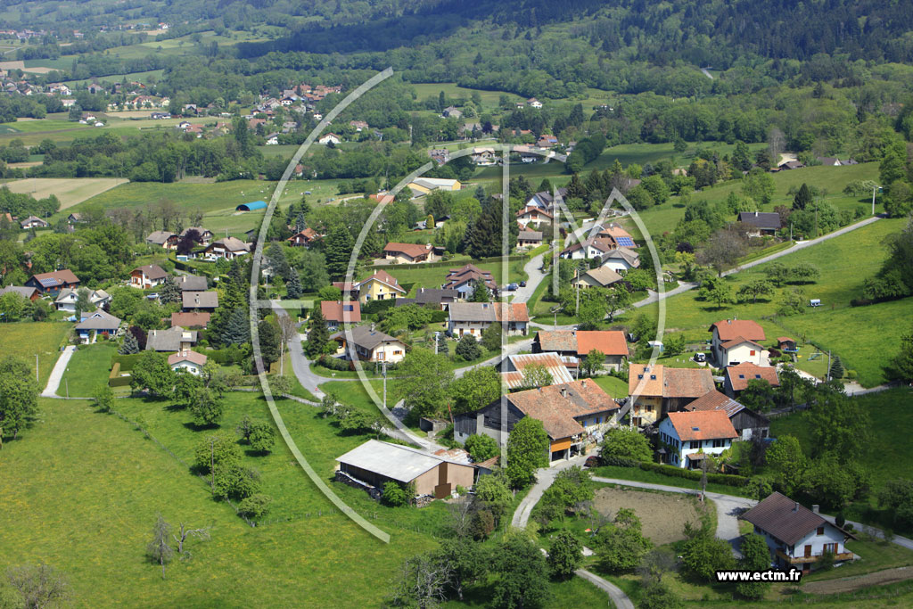 Photo arienne de Bons-en-Chablais