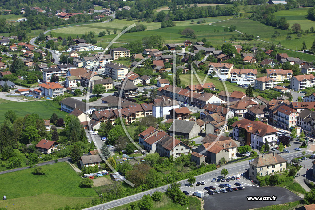 Photo arienne de Bons-en-Chablais