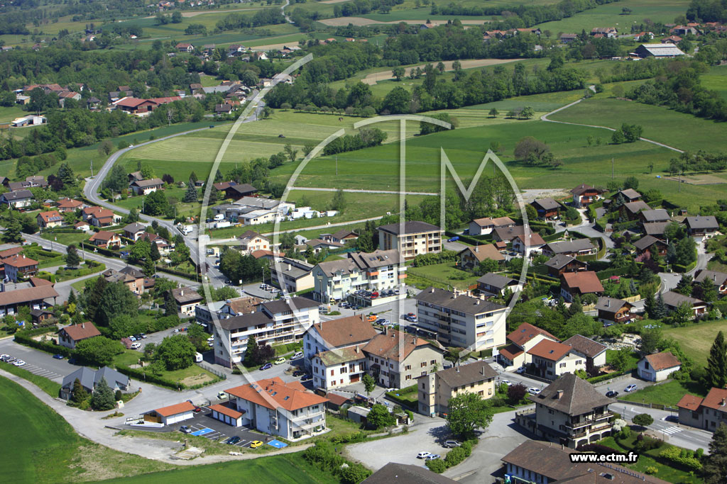 Photo arienne de Bons-en-Chablais