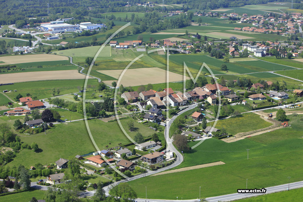 Photo arienne de Bons-en-Chablais