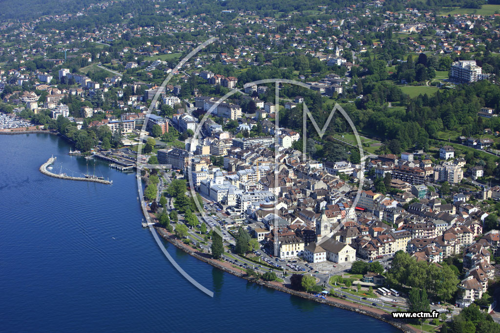 Photo arienne de Evian-les-Bains