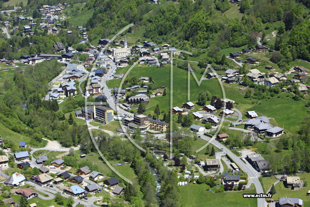 Photo arienne de Saint-Jean-d'Aulps
