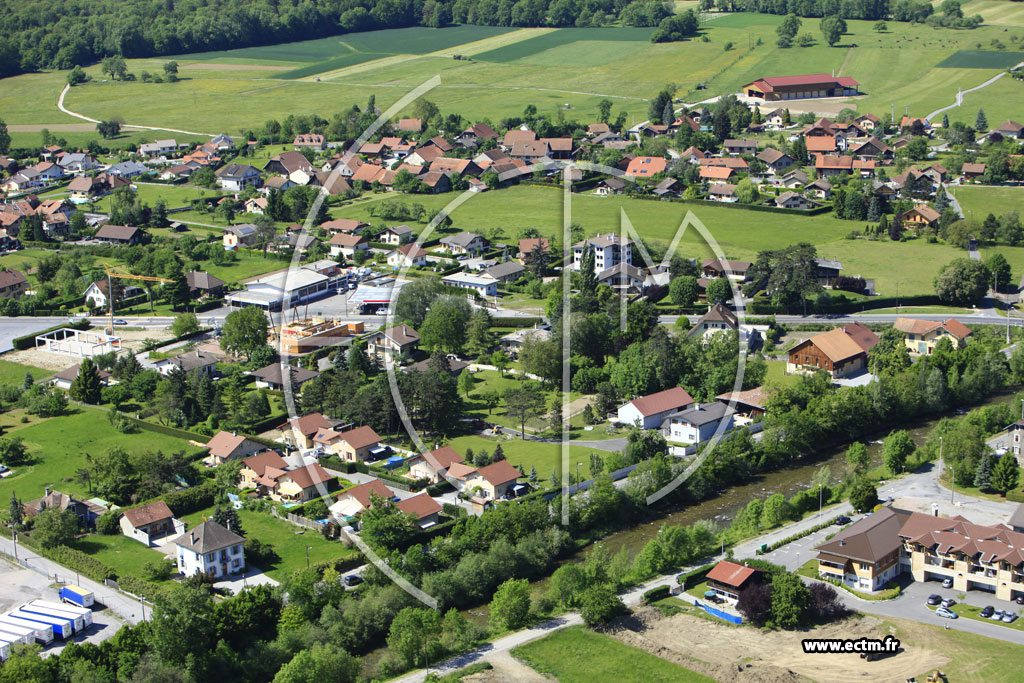 Photo arienne de Saint-Pierre-en-Faucigny (Toisinges)