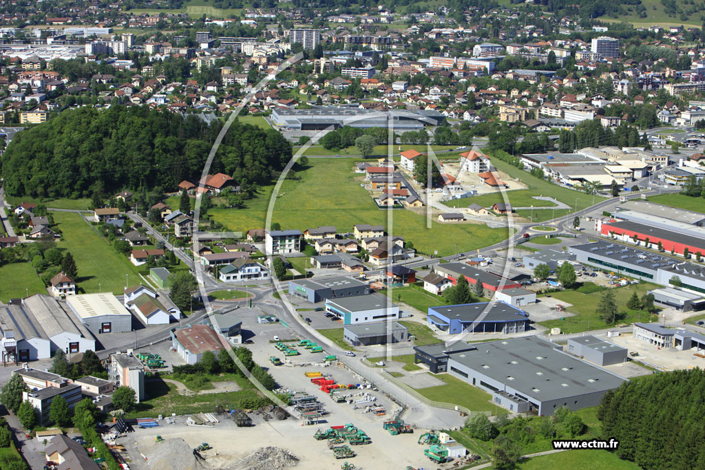 Photo arienne de Scionzier (Avenue du Mont Blanc)
