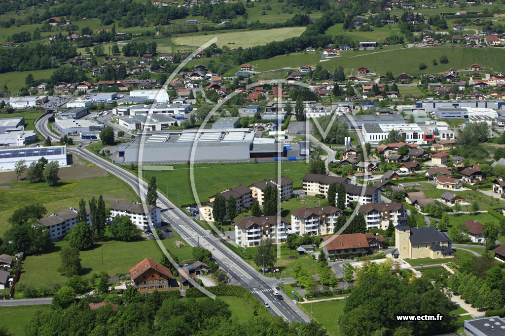 Photo arienne de Thyez (Avenue des Iles)
