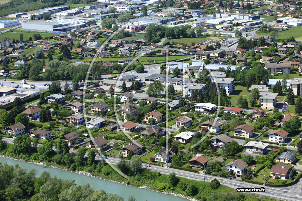 Photo arienne de Thyez (Promenade de l'Arve)