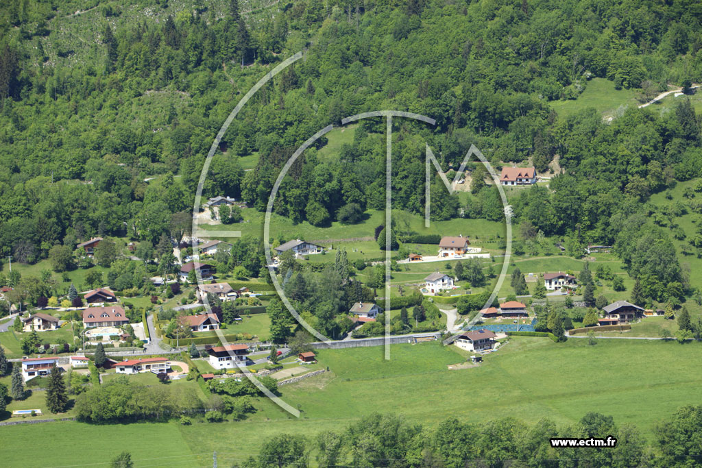 Photo arienne de Thyez (Route des Fontaines)