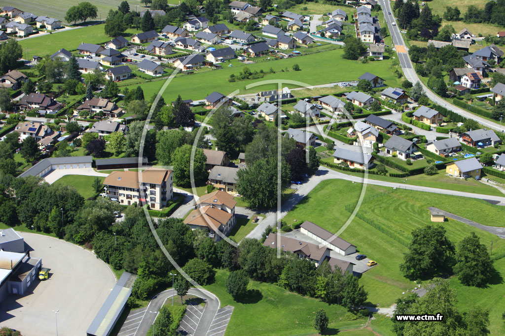 Photo arienne de Aiton (Le Plan d'Aiton)