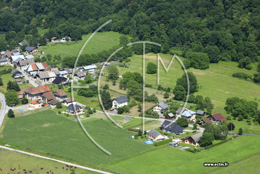 Photo arienne de Sainte-Hlne-sur-Isre (Le Villard)