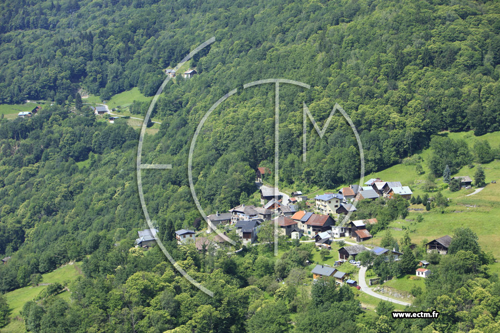 Photo arienne de Saint-Paul-sur-Isre (Le Villard)