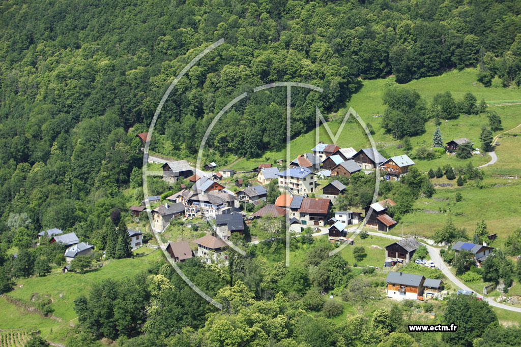 Photo arienne de Saint-Paul-sur-Isre (Le Villard)