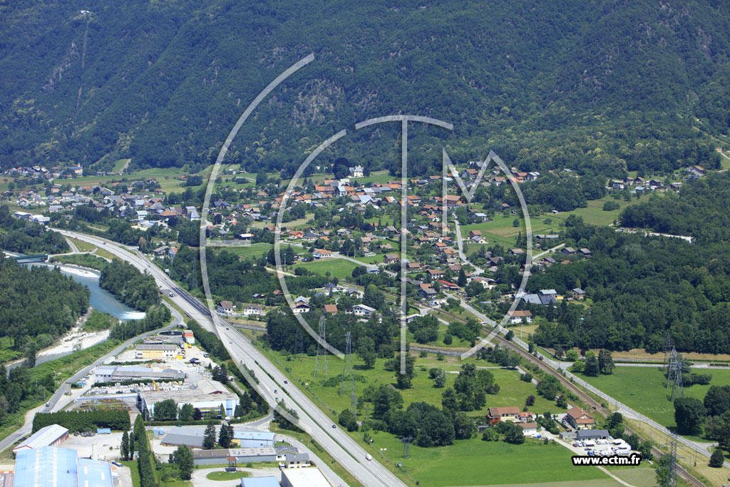 Photo arienne de Tours-en-Savoie