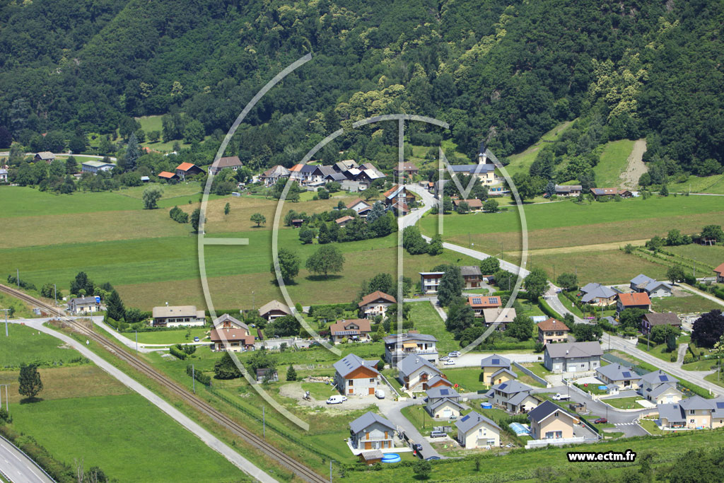 Photo arienne de Tours-en-Savoie