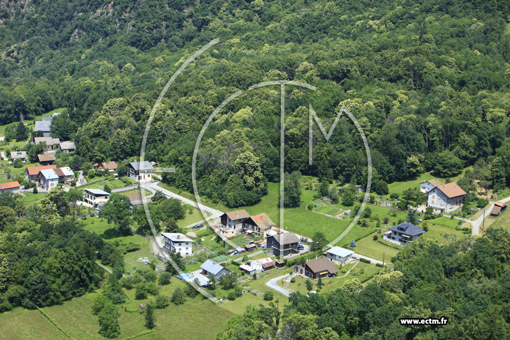 Photo arienne de Tours-en-Savoie