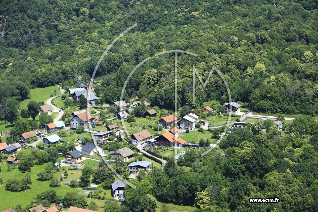 Photo arienne de Tours-en-Savoie