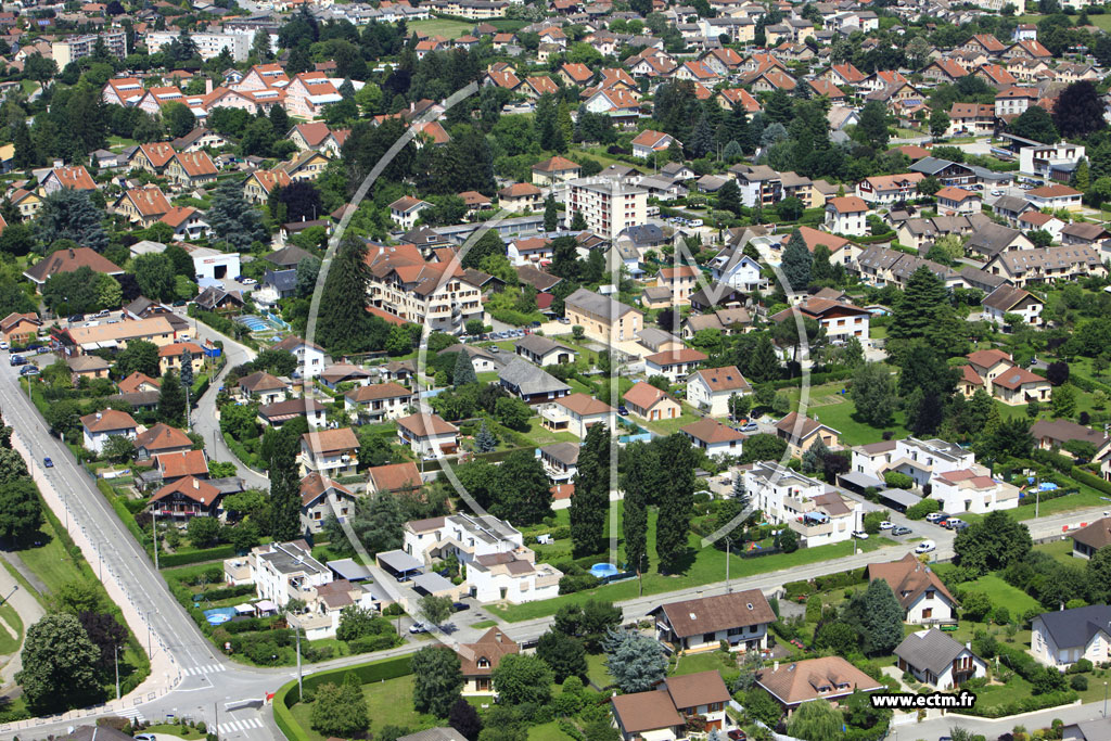 Photo arienne de Pontcharra (Avenue de la Chartreuse)