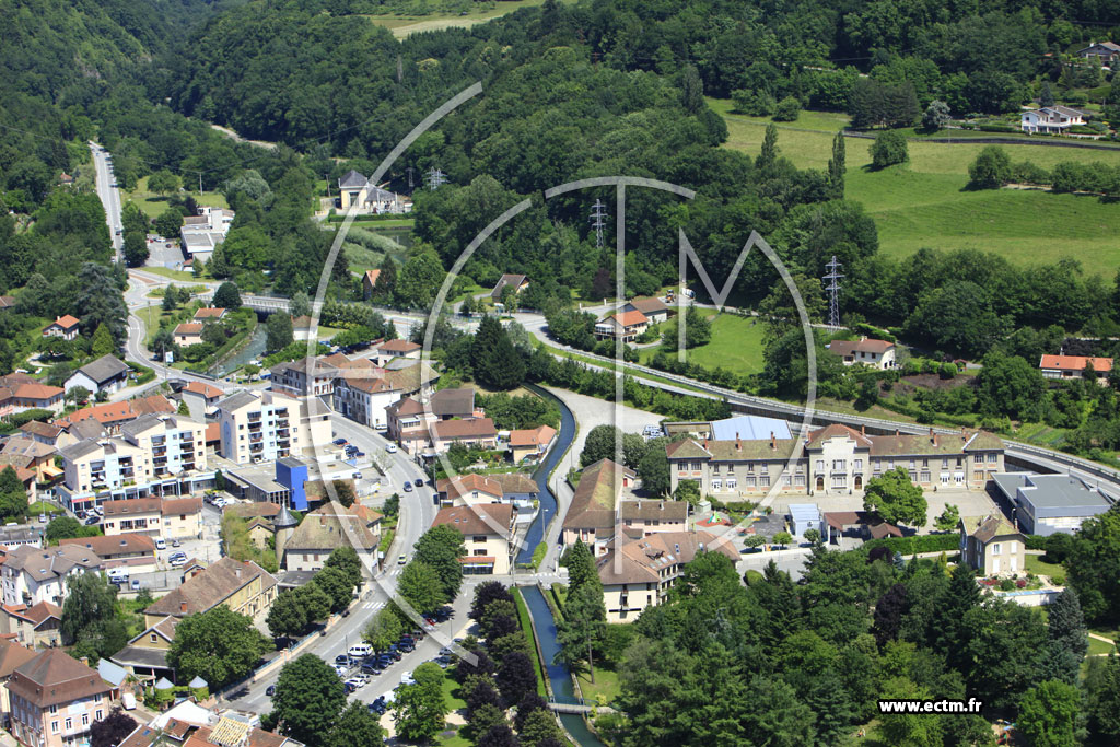 Photo arienne de Pontcharra (Rue des Alpes)