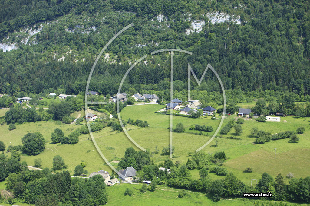 Photo arienne de Saint-Thibaud-de-Couz