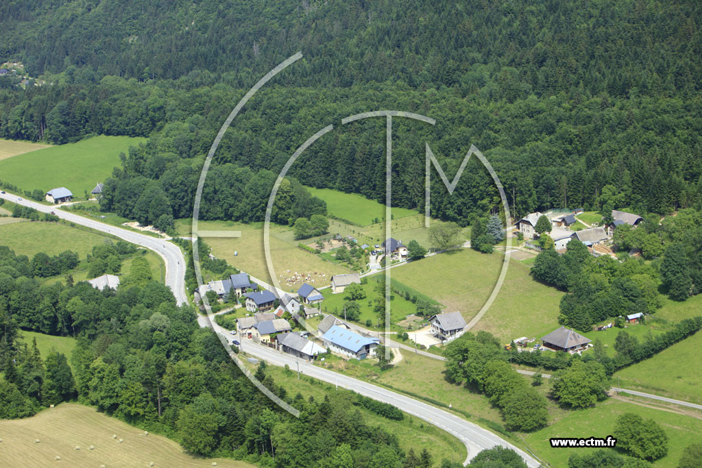 Photo arienne de Saint-Thibaud-de-Couz (Les Martin)