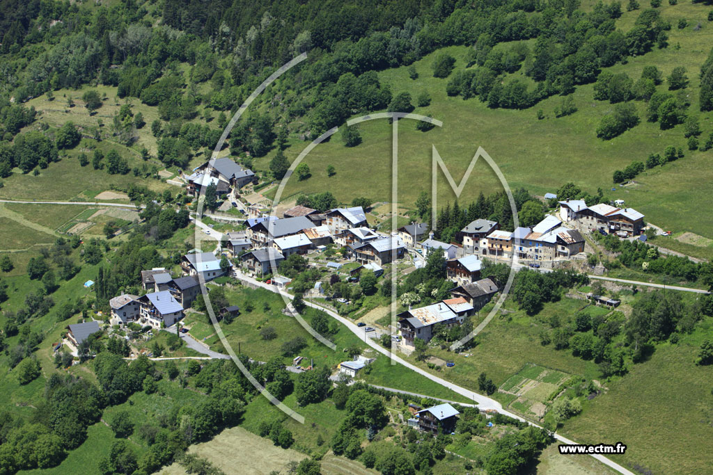 Photo arienne de Granier (La Thuile)