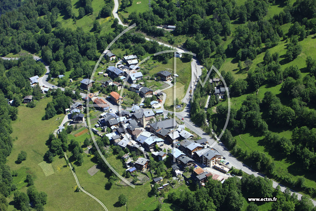 Photo arienne de Sainte-Foy-Tarentaise (La Thuile)