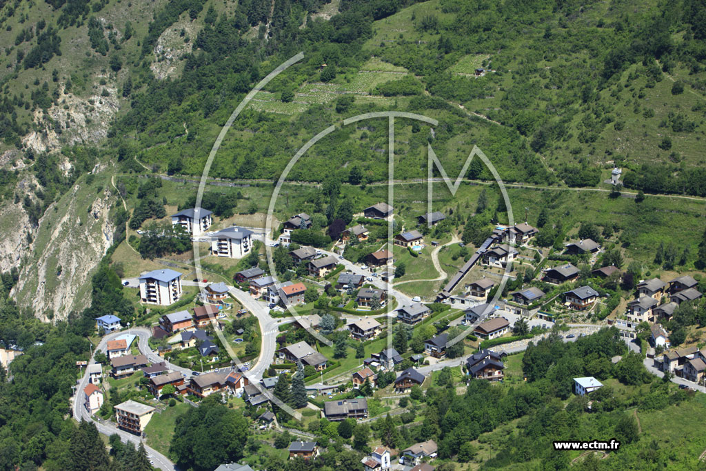 Photo arienne de Brides-les-Bains
