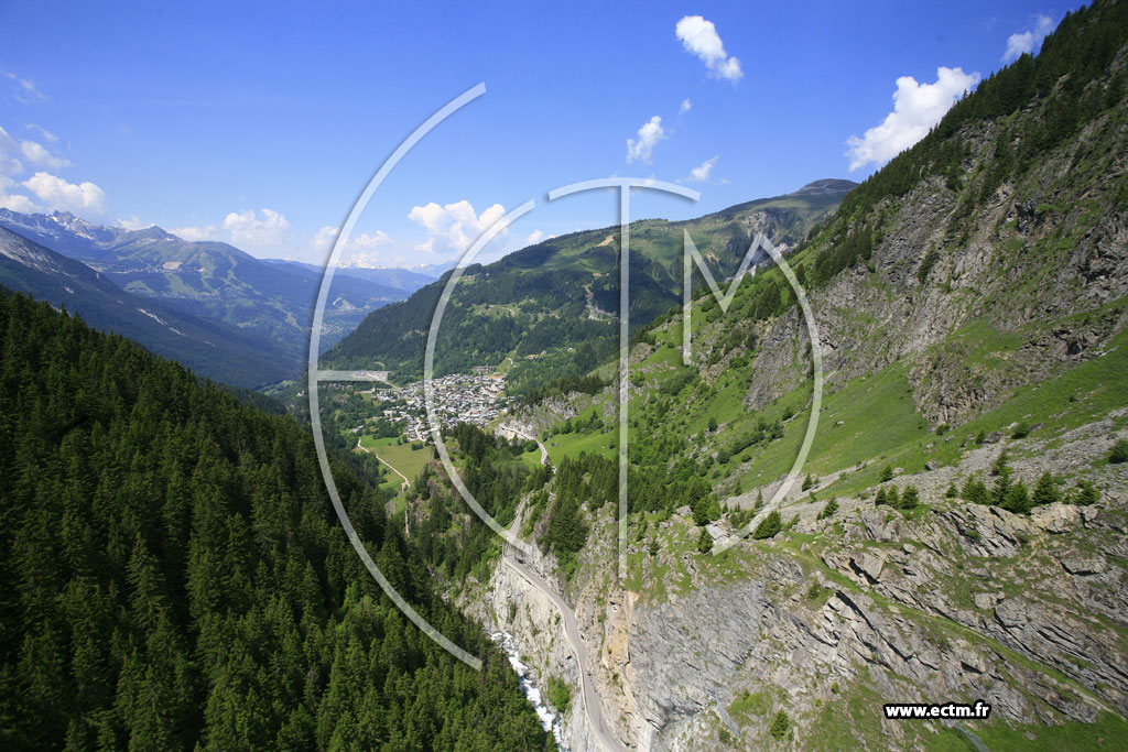 Photo arienne de Champagny-en-Vanoise