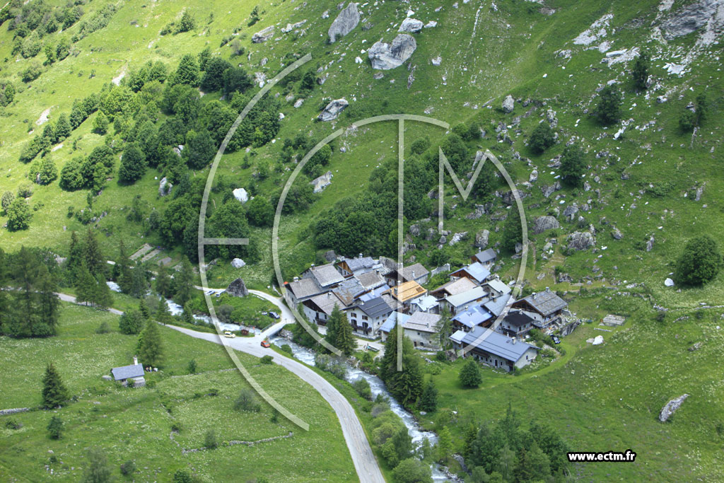 Photo arienne de Champagny-en-Vanoise (Friburge)
