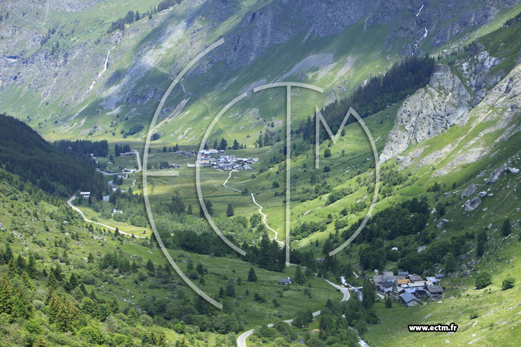 Photo arienne de Champagny-en-Vanoise (Le Bois)