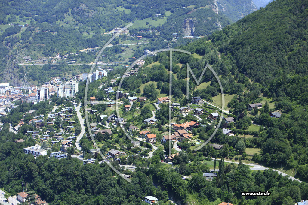 Photo arienne de Motiers (Champoulet)