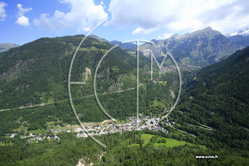 Photo arienne de Planay (Le Villard)