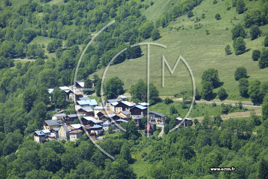 Photo arienne de Saint-Jean-de-Belleville (Le Villard)