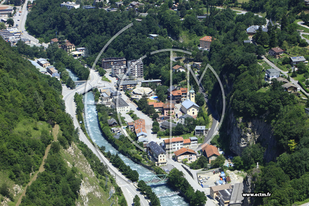 Photo arienne de Salins-les-Thermes
