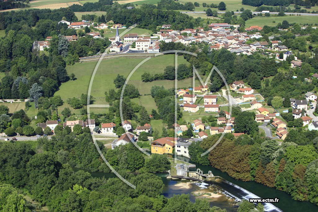 Photo arienne de Neuville-sur-Ain
