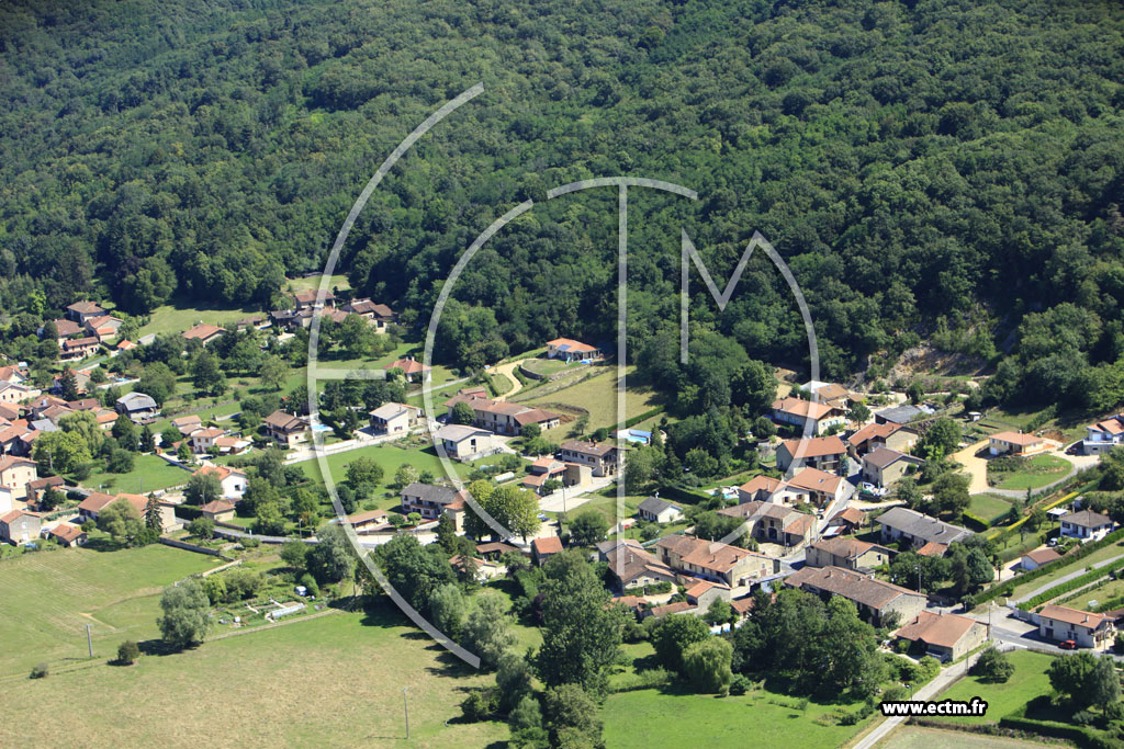 Photo arienne de Saint-Martin-du-Mont (Salles)