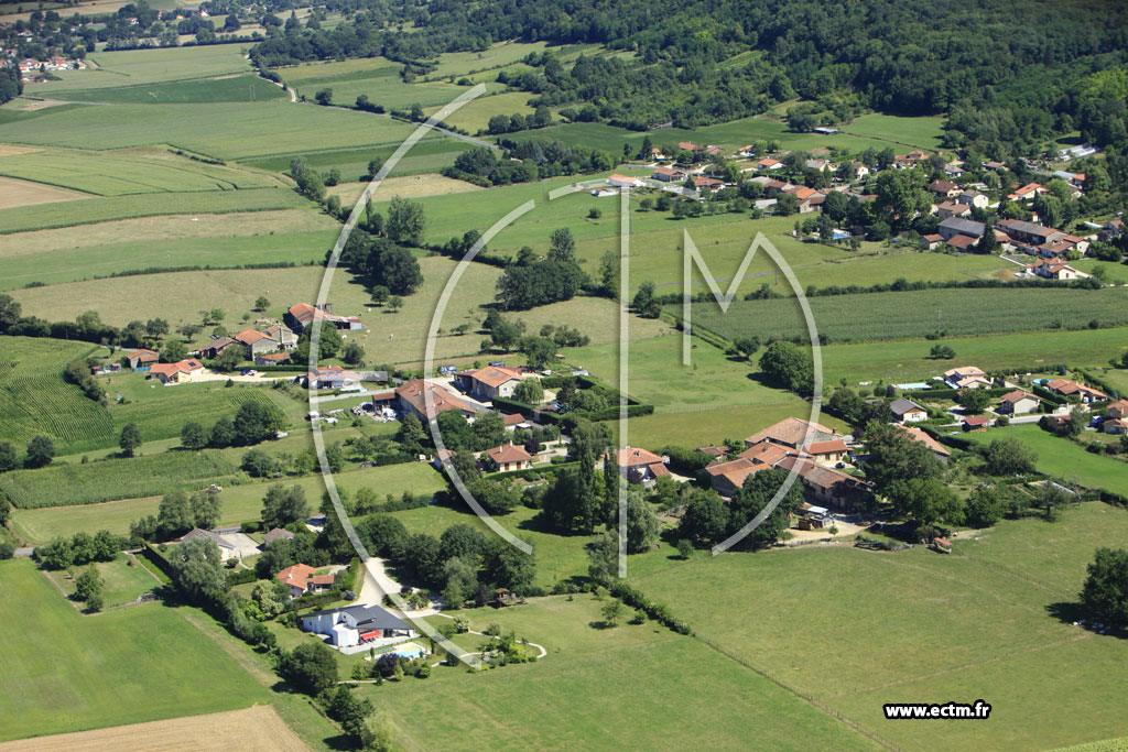 Photo arienne de Saint-Martin-du-Mont (Salles)