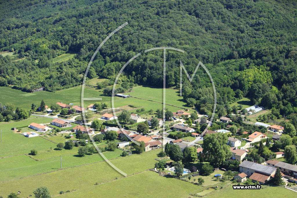 Photo arienne de Saint-Martin-du-Mont (Salles)