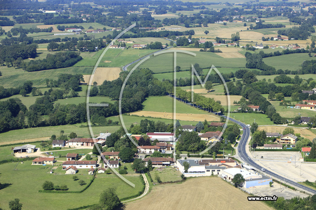 Photo arienne de Montrevel-en-Bresse (Les Curtils)