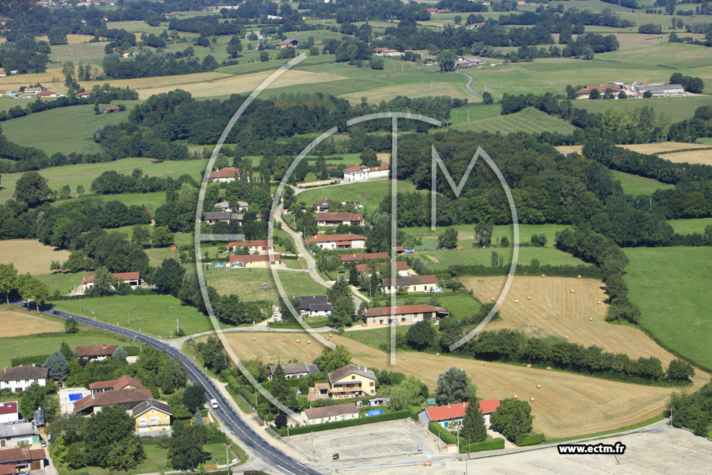 Photo arienne de Montrevel-en-Bresse (Les Curtils)