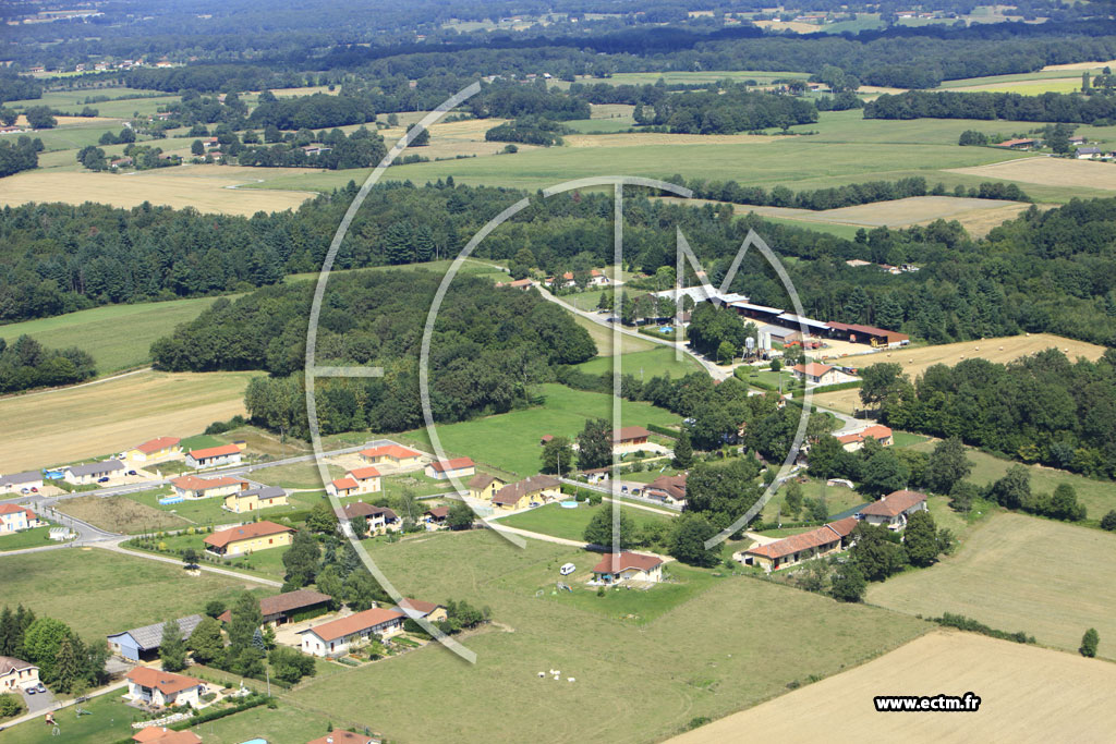 Photo arienne de Saint-tienne-du-Bois (Le Chtelet)