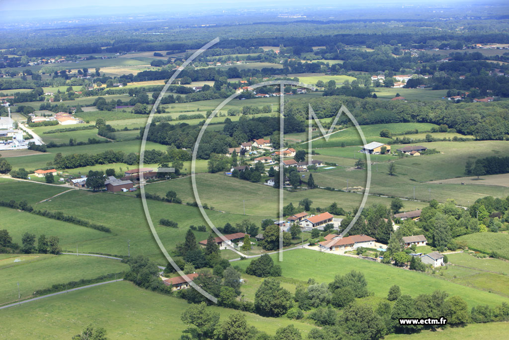 Photo arienne de Saint-tienne-du-Bois (Lionnire)
