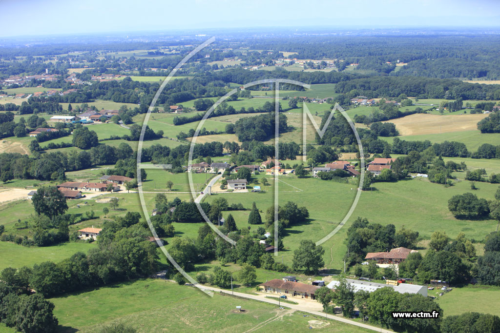Photo arienne de Saint-tienne-du-Bois (Pommier)