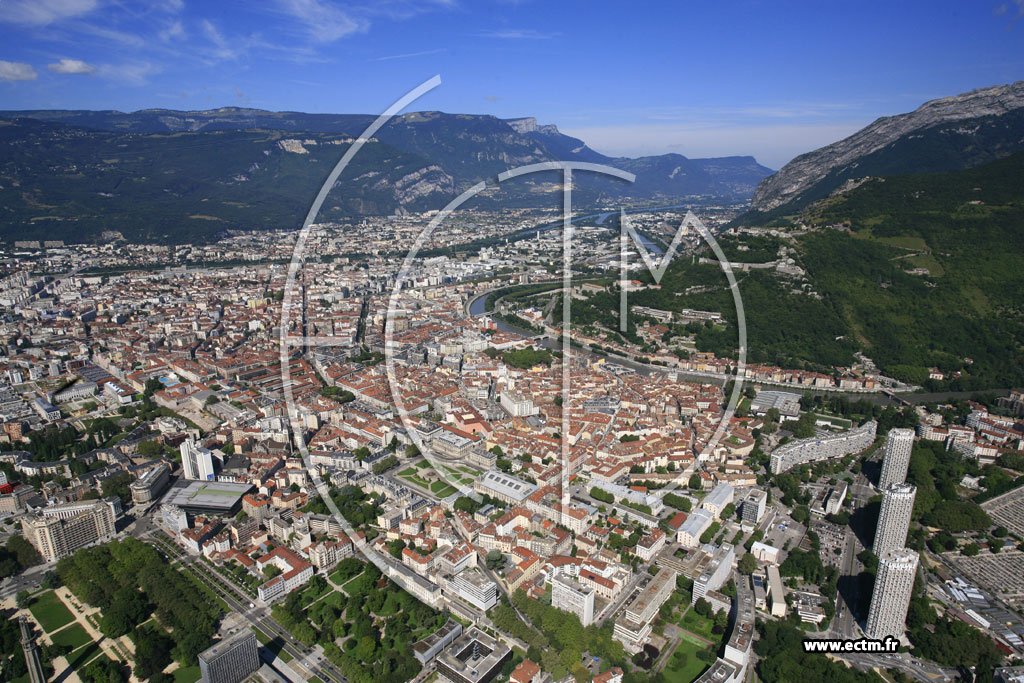 Photo arienne de Grenoble