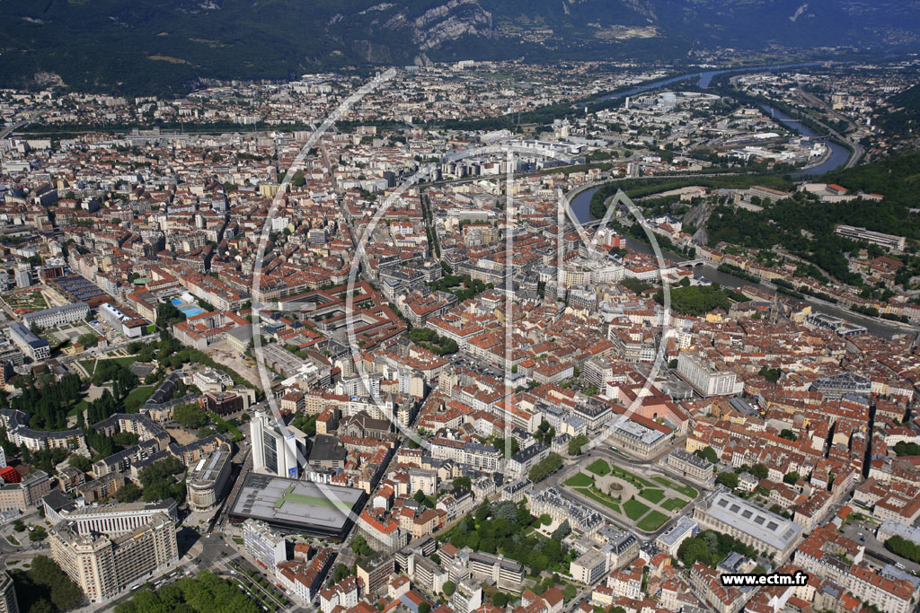 Photo arienne de Grenoble