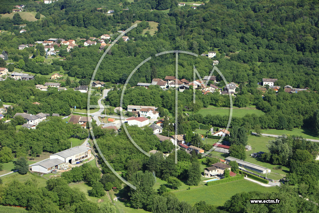 Photo arienne de Saint-Quentin-sur-Isre (La Terrasse)